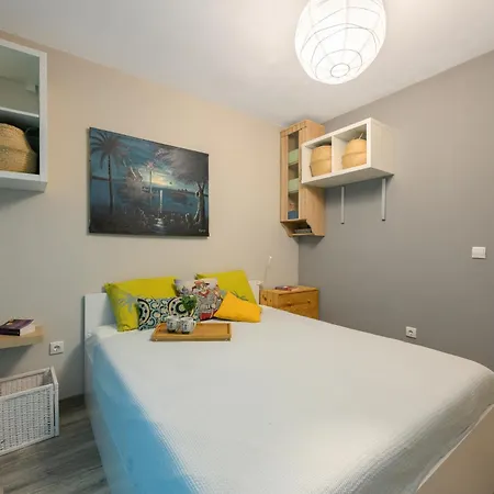 Appartement Sunny Flat-4 People-delta Mall-private Parking Space