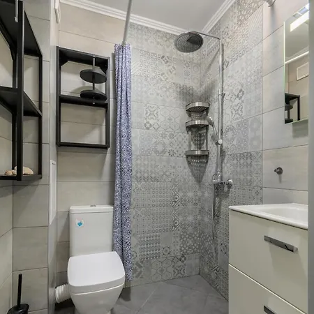 Guest Favorite 1br Delta Mall W Terrace Deck & Parking Appartement *