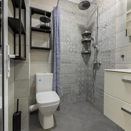 Guest Favorite 1br Delta Mall W Terrace Deck & Parking *